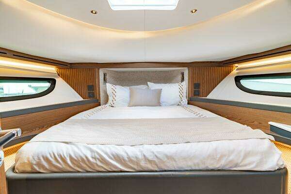 ECLIPSE 505 Shadow Yacht For Sale