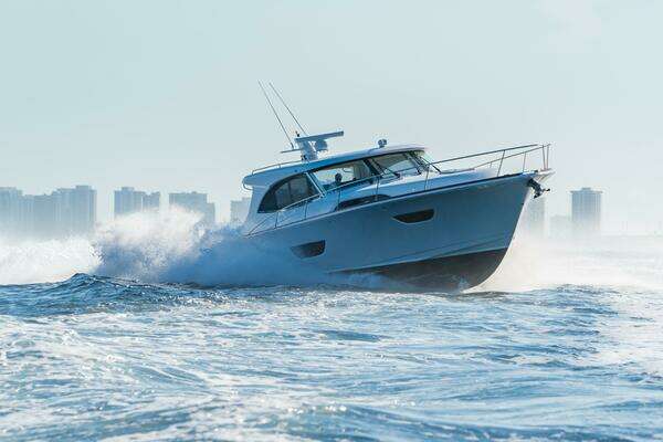 ECLIPSE 505 Shadow Yacht For Sale