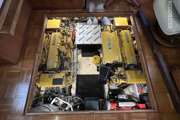 42' Jefferson engine room access