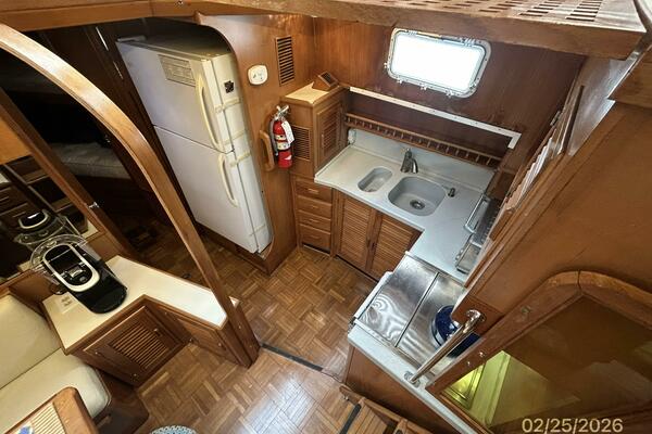 42' Jefferson galley1
