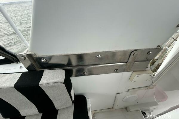 42' Jefferson flybridge arch hinge