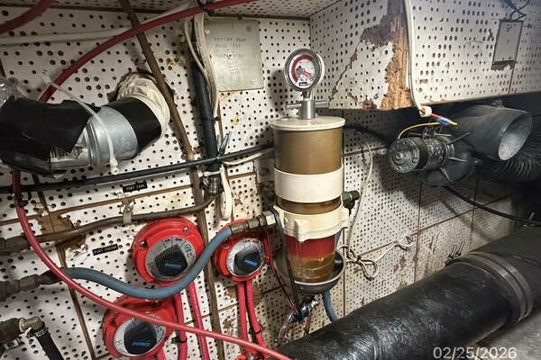 42' Jefferson port Racor fuel filter