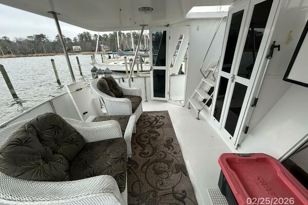 42' Jefferson sundeck port