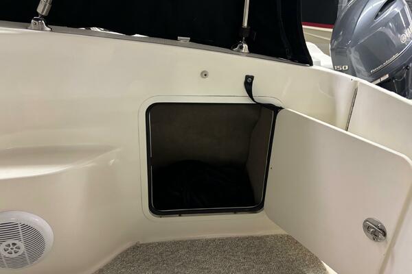 28ft Sea Ray Yacht For Sale