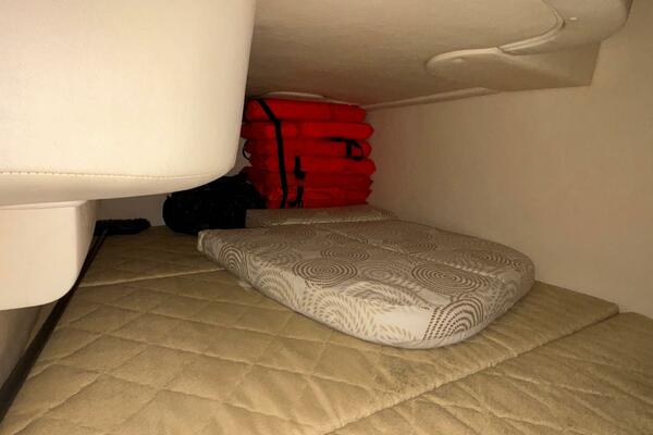 28ft Sea Ray Yacht For Sale