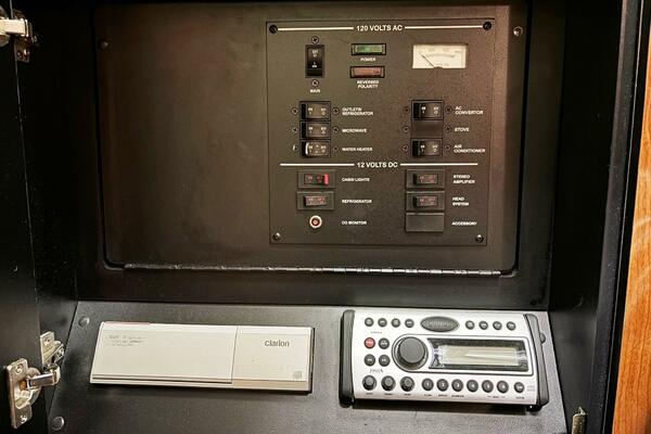 28ft Sea Ray Yacht For Sale