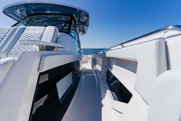 Blue Skies 40ft Pursuit Yacht For Sale