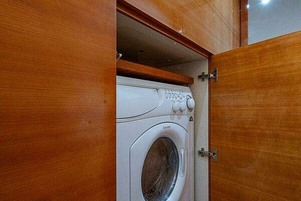 Aicon 64 Yacht For Sale