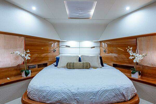 Aicon 64 Yacht For Sale