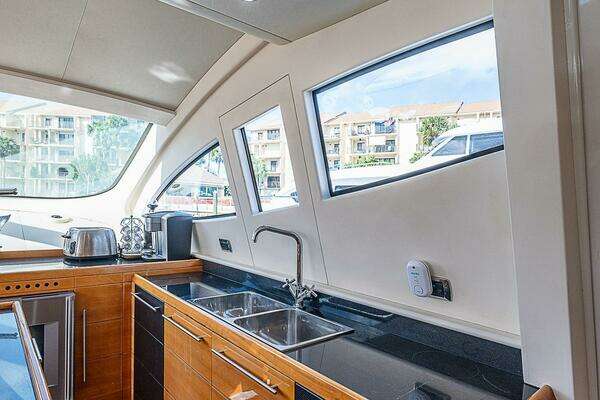 Aicon 64 Yacht For Sale