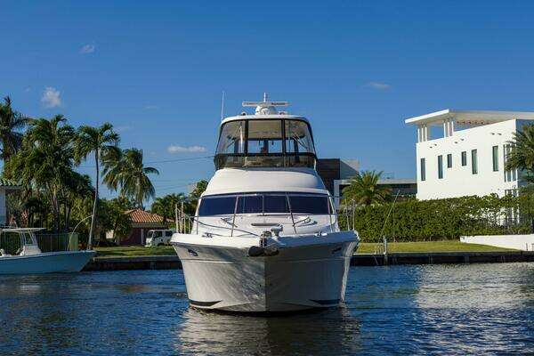 Sea Ray 520 Sedan Bridge Yacht For Sale