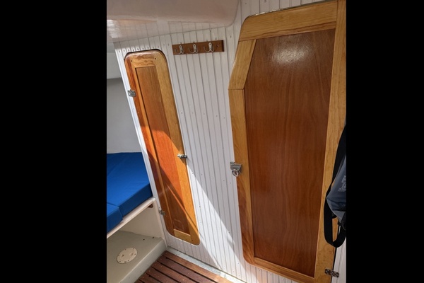 28ft Seaworthy Yacht For Sale