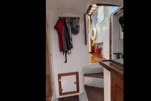 28ft Seaworthy Yacht For Sale