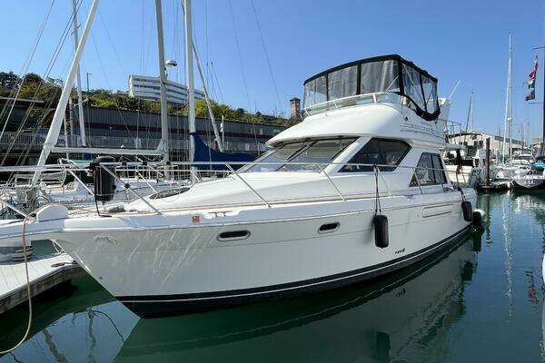 37-ft-Bayliner-1996-3788 Command Bridge-Wicked Twisted Road-Tacoma Washington United States yacht for sale