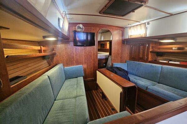 Valiant 42 CE Yacht For Sale