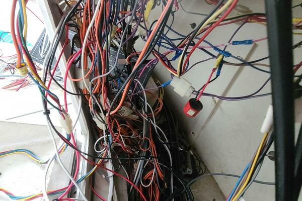 Carver 455 Aft Cabin - Old wiring