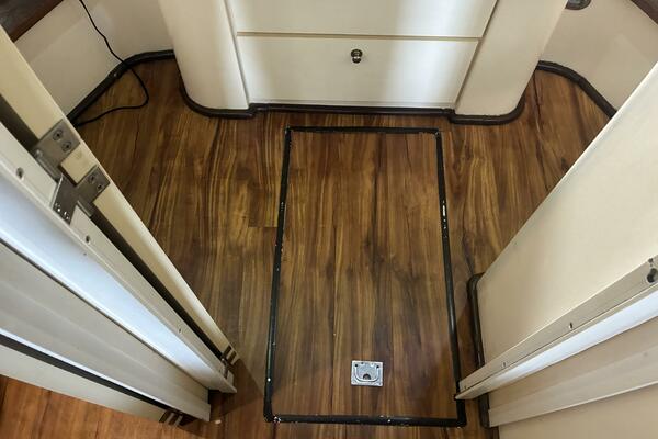 Carver 455 Aft Cabin - Guest Cabin
