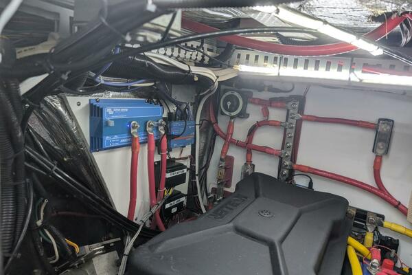 Carver 455 Aft Cabin - Engine room