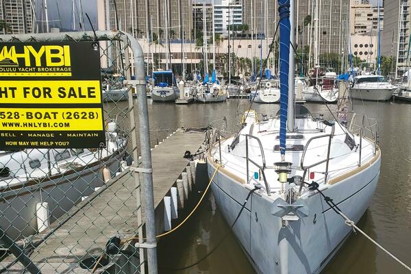 LOTUS 37ft Beneteau Yacht For Sale