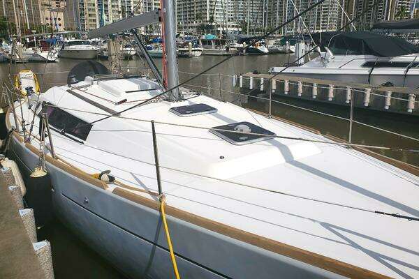 Photo of the 2015 Beneteau Oceanis "LOTUS"