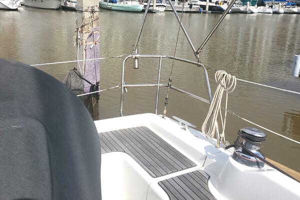 LOTUS 37ft Beneteau Yacht For Sale