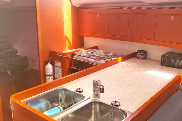 LOTUS 37ft Beneteau Yacht For Sale