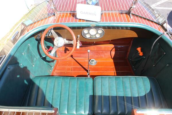 Mimi B 28ft Hacker Craft Yacht For Sale