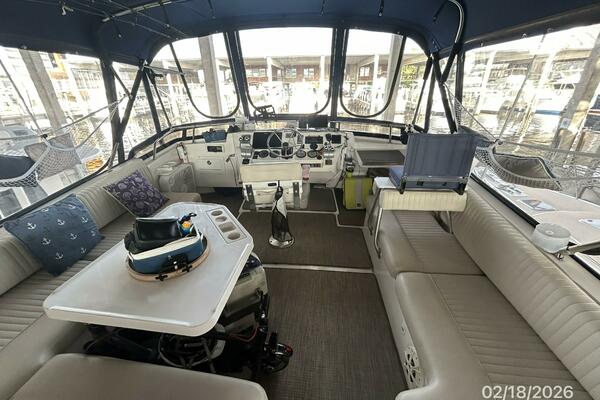 43' Mainship flybridge forward