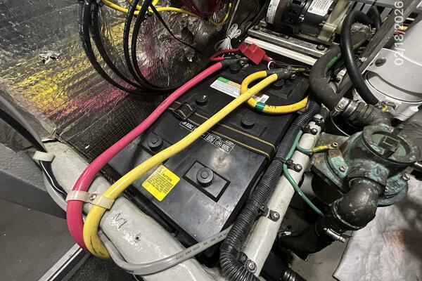 43' Mainship starboard main engine start battery