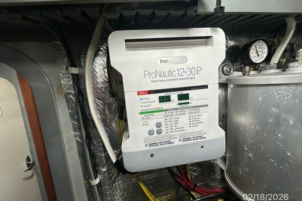 43' Mainship battery charger1