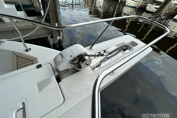 43' Mainship anchor windlass2