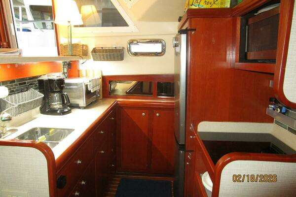 2004 Mainship 43