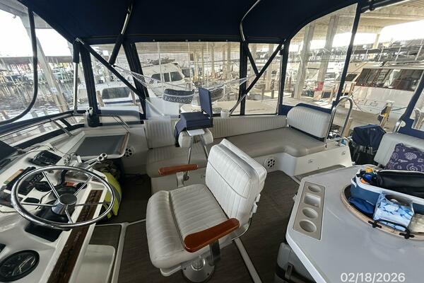 43' Mainship flybridge starboard