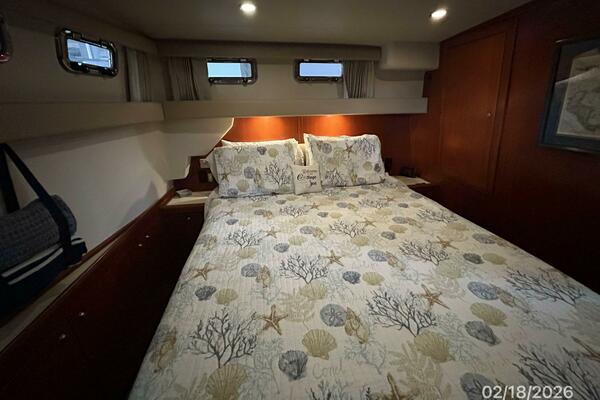 43' Mainship master stateroom port