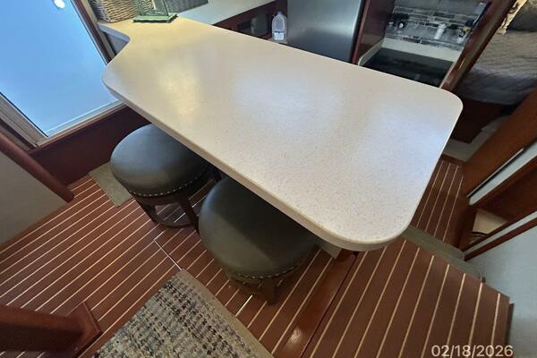 43' Mainship salon port forward