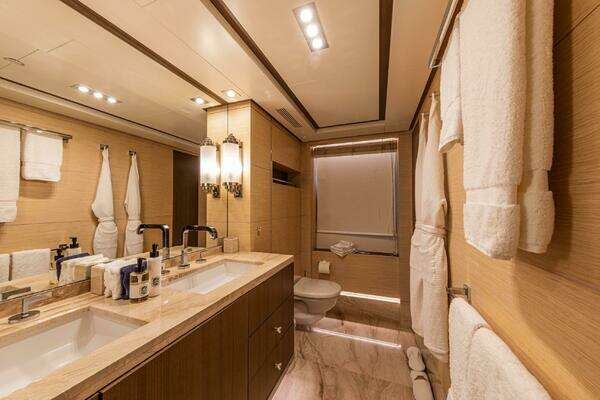 2011 Benetti 143
