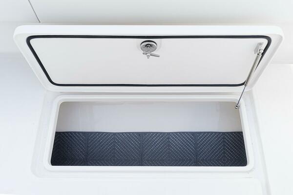 33ft Invincible Yacht For Sale