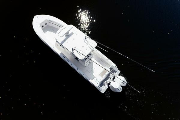 33ft Invincible Yacht For Sale