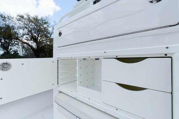 33ft Invincible Yacht For Sale