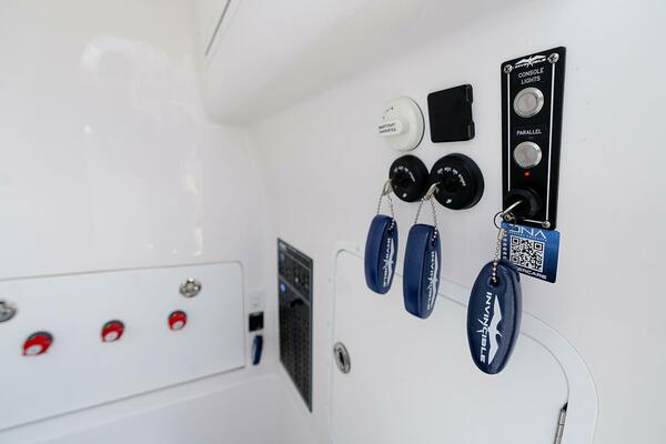 33ft Invincible Yacht For Sale