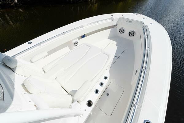 33ft Invincible Yacht For Sale