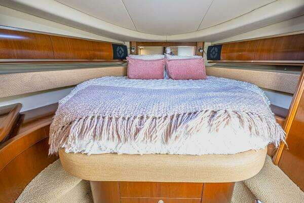 Sea Ray 500 Sundancer Yacht For Sale