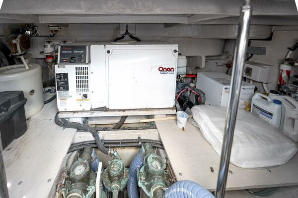 NAUTI LIS 50ft Sea Ray Yacht For Sale