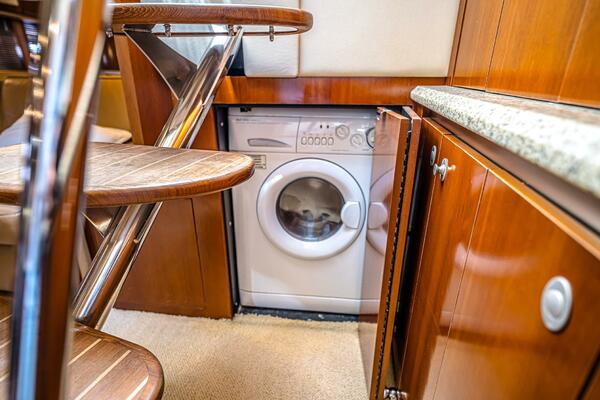 NAUTI LIS 50ft Sea Ray Yacht For Sale