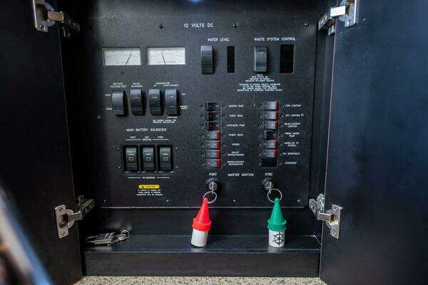 Sea Ray 500 Sundancer Yacht For Sale