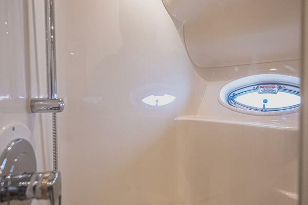 NAUTI LIS 50ft Sea Ray Yacht For Sale