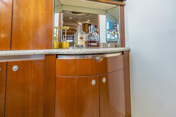 NAUTI LIS 50ft Sea Ray Yacht For Sale