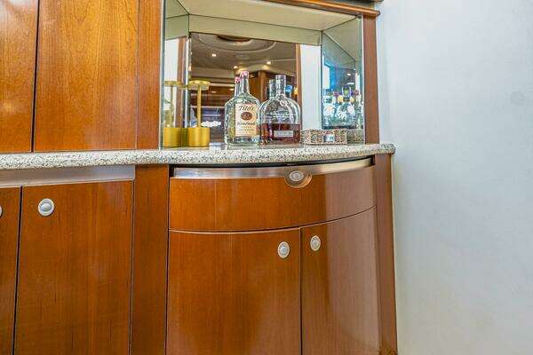 Sea Ray 500 Sundancer Yacht For Sale