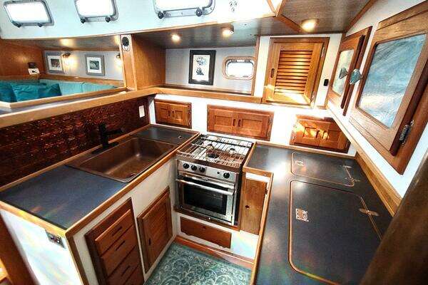 Cascade 42 Yacht For Sale