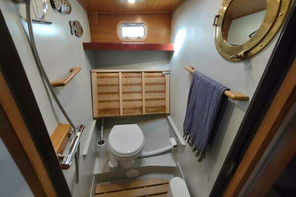 Cascade 42 Yacht For Sale